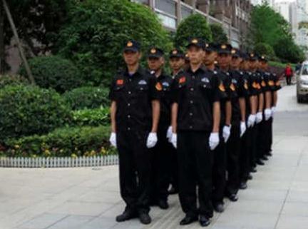 保安人員在停車場進行工作時，需要負責什么呢？